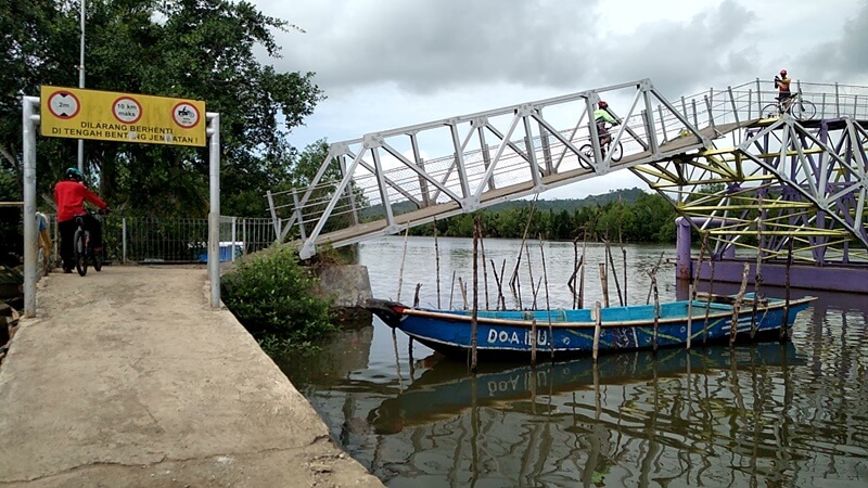 Kinanti: Jembatan Wisata & Hiburan Cilacap yang Tak Terlupakan